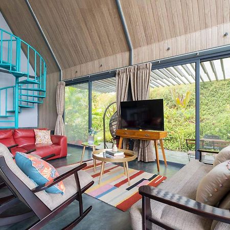 Stayvista'S Celeste Villa - Hill-View Retreat With Infinity Pool Nashik Buitenkant foto